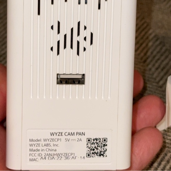Sale BUNDLE WYZE Security Camera Surveillance Set of 2 Wyze Cam 2/Wyze Pan Cam - Picture 2 of 6